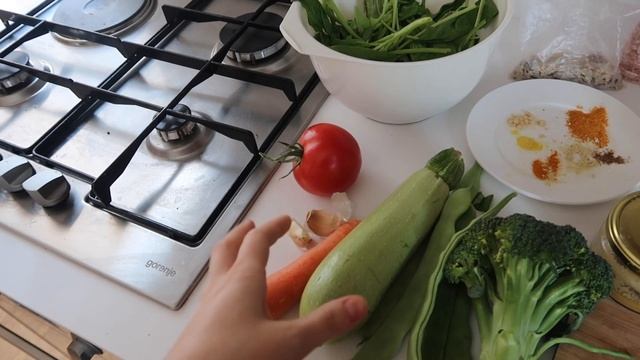 на самоизоляции в Тбилиси : йога, домашние дела и рецепт green curry | влог 2 смотреть онлайн