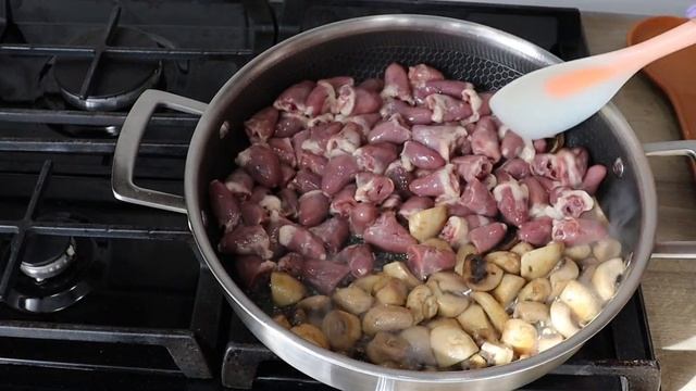 Сердячі курєчки з грибами смотреть онлайн