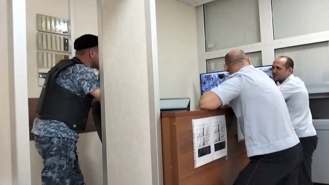 В судилище Первомайский районный суд Краснодар-опять Дорошенко (потерпевший в продаж.шкурах)