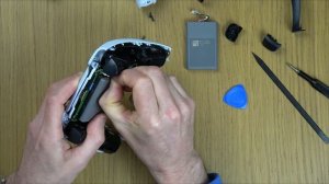 How to Easily REPLACE the BATTERY on your PS5 DualSense Controller