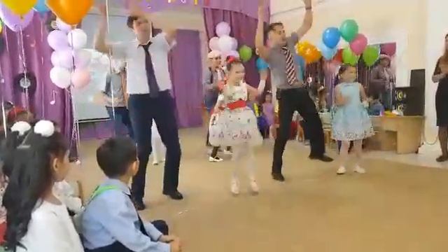 Выпускной в дет саду, тематика Стиляги смотреть онлайн