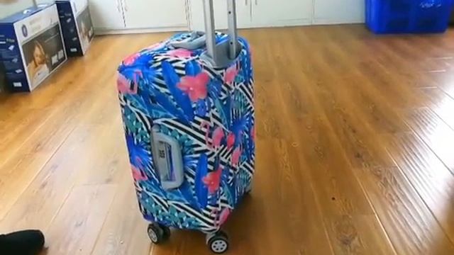 Чехол для чемодана размер M