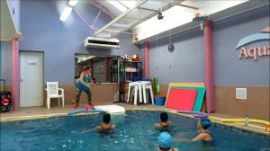 Aqua Zumba-warm up step