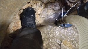 Подземная река через колодец.