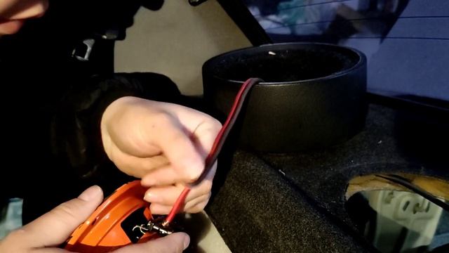 Установка акустики DL Audio gryphon pro 165 Neo, в заднюю полку в автомобиле ГАЗ-3102 смотреть онлайн