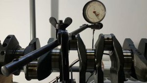 Измерение радиального биения колен вала
