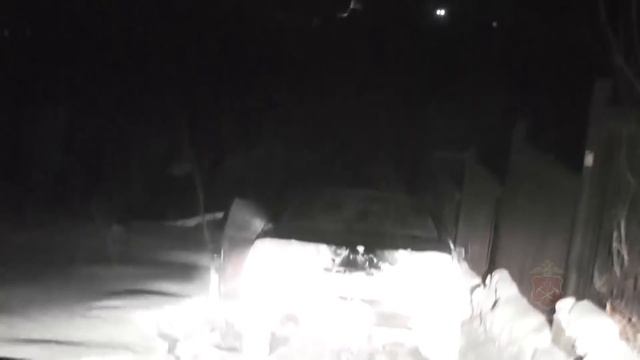 В Новокузнецке сотрудники ГИБДД прострелили колесо ВАЗа, чтобы задержать пьяного водителя смотреть онлайн