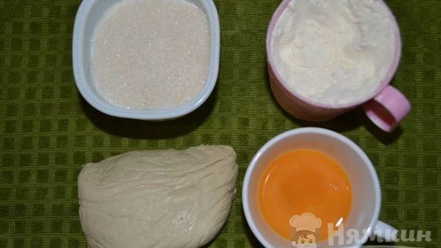 Слоеные язычки с сахаром