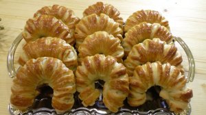 ДОМАШНИЕ БУЛОЧКИ С ВАРЕНОЙ СГУЩЕНКОЙ К ЧАЮ