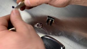 Как поменять батарейку в ключе JAGUAR XJL