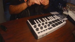 Akai Professional MPK Mini Mk3 Unboxing and first impressions
