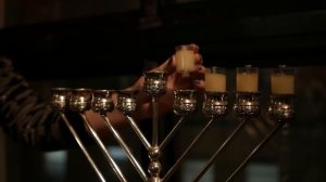 Как зажигать Ханукию? Ханукальные свечи?