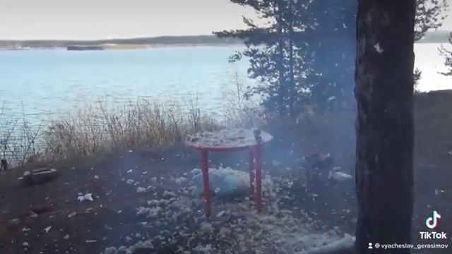 Вонючая подушка,на ней уже не поспать))) смотреть онлайн