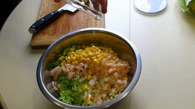 shrimp salad/САЛАТ С КРЕВЕТКАМИ И ПЕКИНСКОЙ КАПУСТОЙ.