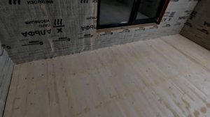 Пол из шпунтованной доски, внешне не отличим от паркета. Шлифовка и обработка маслом доски