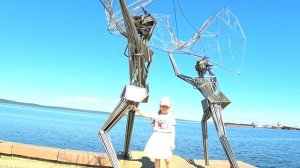 АЛИСА КАТАЕТСЯ НА САМОКАТЕ / УПАЛА И РАЗБИЛА КОЛЕНКУ // Kisa Alisa