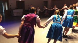 Традиционный народный танец «Das grossen Gerene»