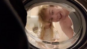 СТРОГО КУПАЕТСЯ С ГАЕЧКОЙ В ВАННЕ | IRL В ВАННОЙ