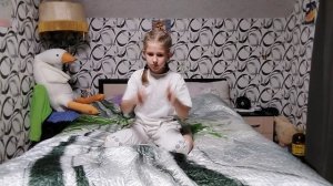 как сделать кувырок назат и вперед.