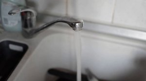 Выбор воды: водопроводная или бутилированная? Какую воду лучше пить? | Да!Но.