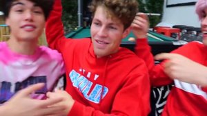 ПОДАРКИ НА РОЖДЕСТВО | Новогодние пранки | Stokes Twins на русском