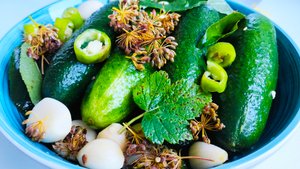 🥒🧄🌿Малосольные огурцы в кастрюле💯 Вкусные, хрустящие🌿