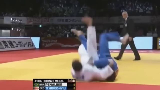 Biggest Judo throw of the Tokyo Grand Slam 2014 смотреть онлайн