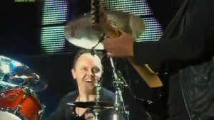 Metallica play Hallowed Be Thy Name and James says he loves Iron Maiden