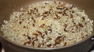 Лисички, жареные с рисом