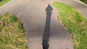 Памп трек на самокате от первого лица.