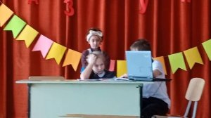 Сценка учеников начальной школы на 8 марта. Вологда. Школа ? 33