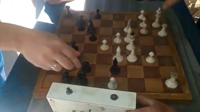 Шахматы.Одного испугал, второго красиво обыграл! Гений Саши Бешеного. смотреть онлайн