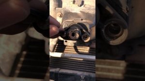 Открыть капот Форд Мондео 3