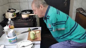 Готовлю ужин, челлендж с протезами и без рук