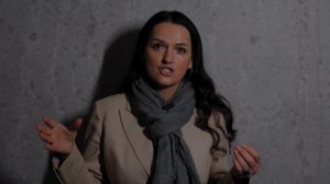 Монтаж стеклянного панно на стену