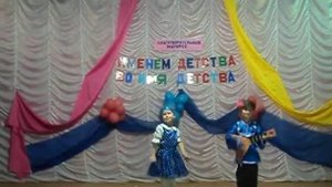 Русский танец с ведерками