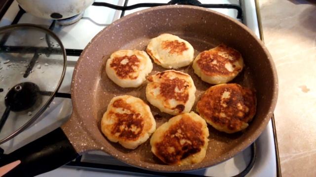 СЫРНИКИ ДЛЯ ПОХУДЕНИЯ. КУШАЕМ ВКУСНО И ХУДЕЕМ смотреть онлайн