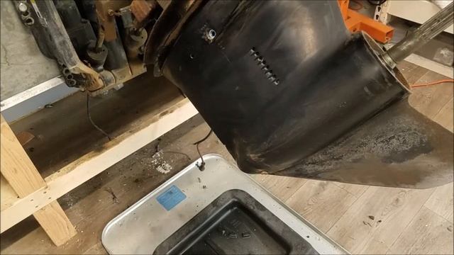 Mercury Black Max V6; How To Remove Lower Unit смотреть онлайн