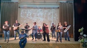 Самое крутое поздравление учителей выпускникам!!!