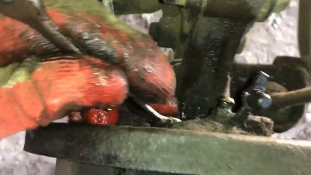 Как поменять задний тормозной цилиндр не снимая колодок на автомобиле Hyundai Accent смотреть онлайн