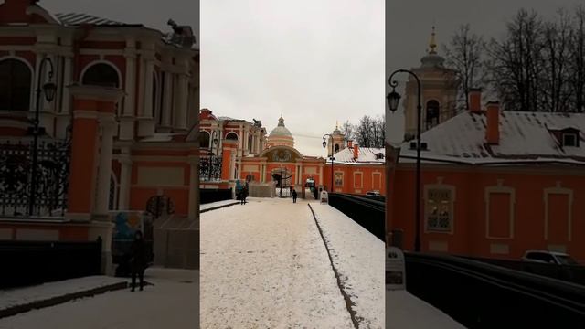 Александра Невского лавра в Санкт-Петербурге. Short video.