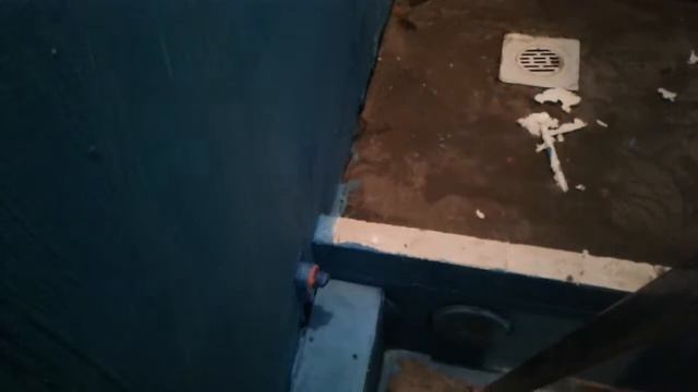 Второй санузел в квартире. 7 день. Душ-трап. Обмазочная гидроизоляция. Короб над трубами. смотреть онлайн