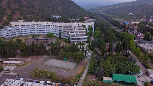 Крым ПУСТЫЕ ПЛЯЖИ. Крымский СЕРВИС УДИВЛЯЕТ. Канака - самый недооценённый КУРОРТ КРЫМА.