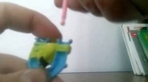 как сделать банан из резинок?