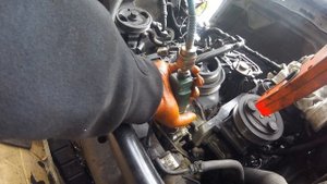 How to pull out the second oil sump Nissan Navara Pathfinder / Как вытащить второй поддон масляный
