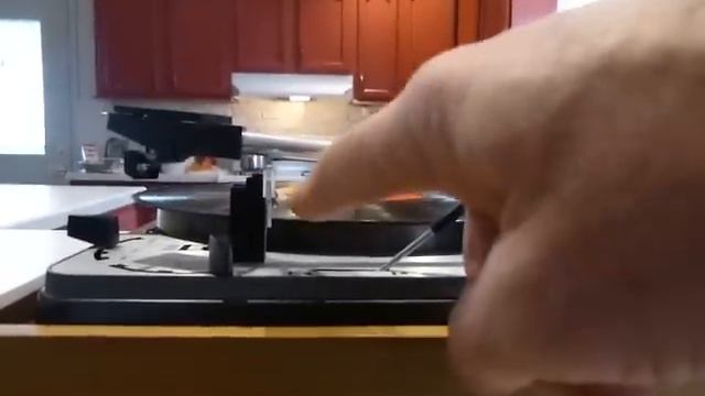 Adjusting tonearm balance and tracking force on a DUAL 1009 or 1019 turntable смотреть онлайн