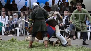 Рыцарский турнир.Бой рыцарей.Стенка на стенку