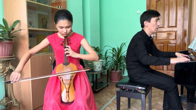 Мазимхан Аяулым, Д.Кабалевский - Концерт 1 часть смотреть онлайн