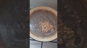 Готовлю кашу доя собак, каша доя таксы и щенка овчарки