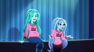 сериал: Monster High™ на английском.